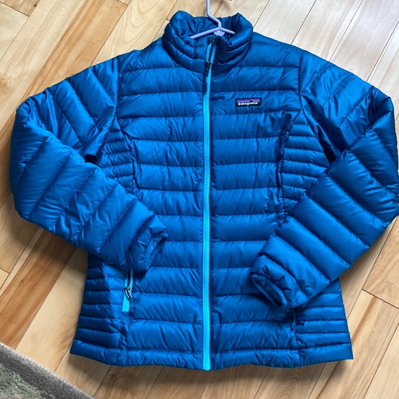 Patagonia Jackets & Blazers - Patagonia women’s down sweater.
